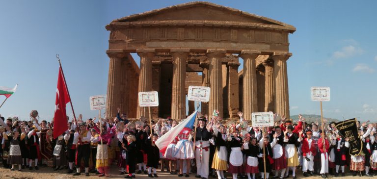 panoramica al tempio della concordia ad agrigento al festival i bambini del mondo
